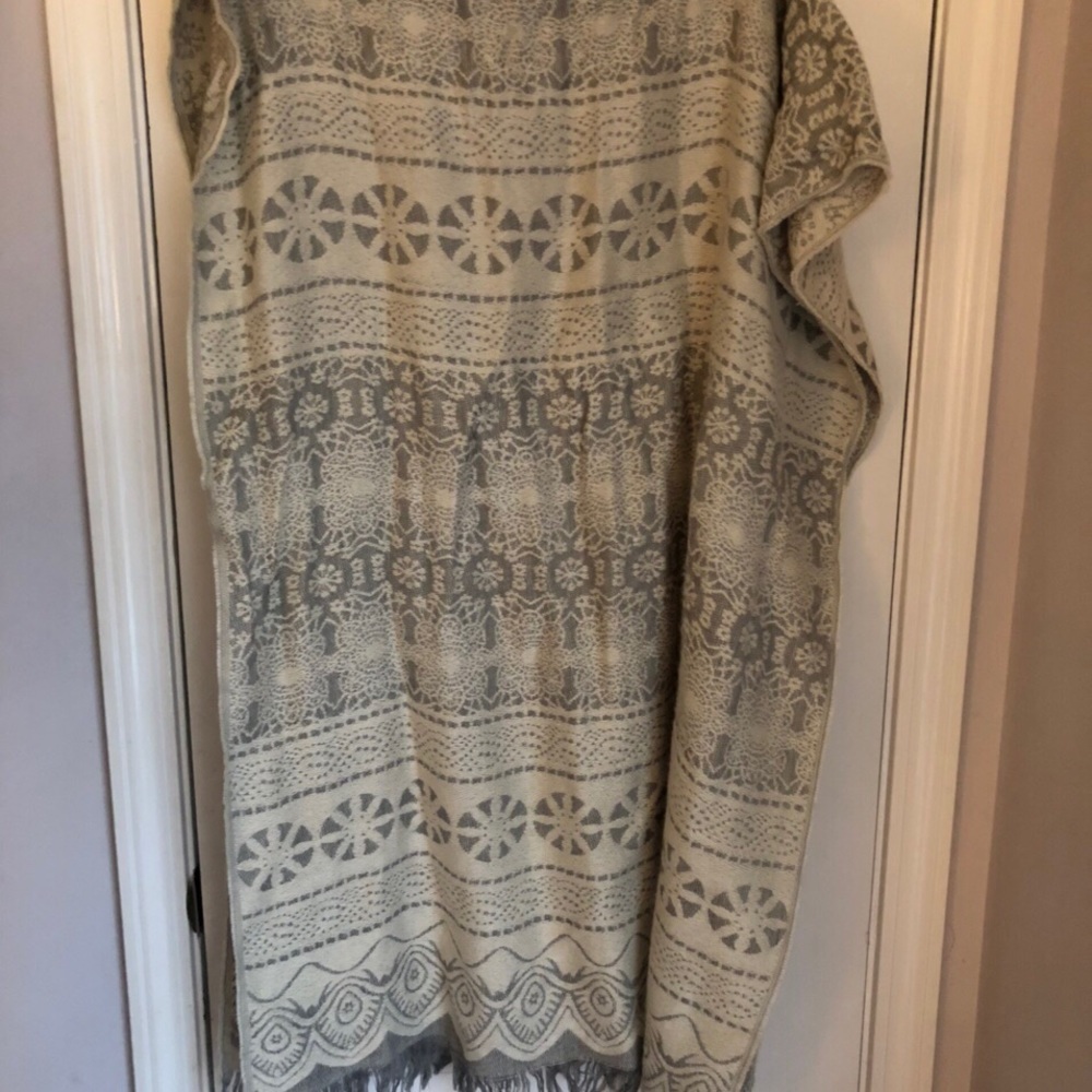 Scarves - Picture 3 of 5